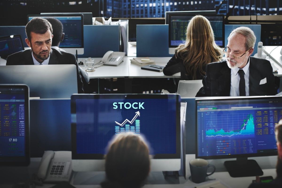 Unfunded traders have less immediate money than funded traders